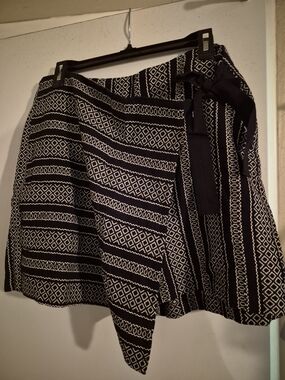 VENUS Black & White Geometric Tie-Waist Skater Skirt